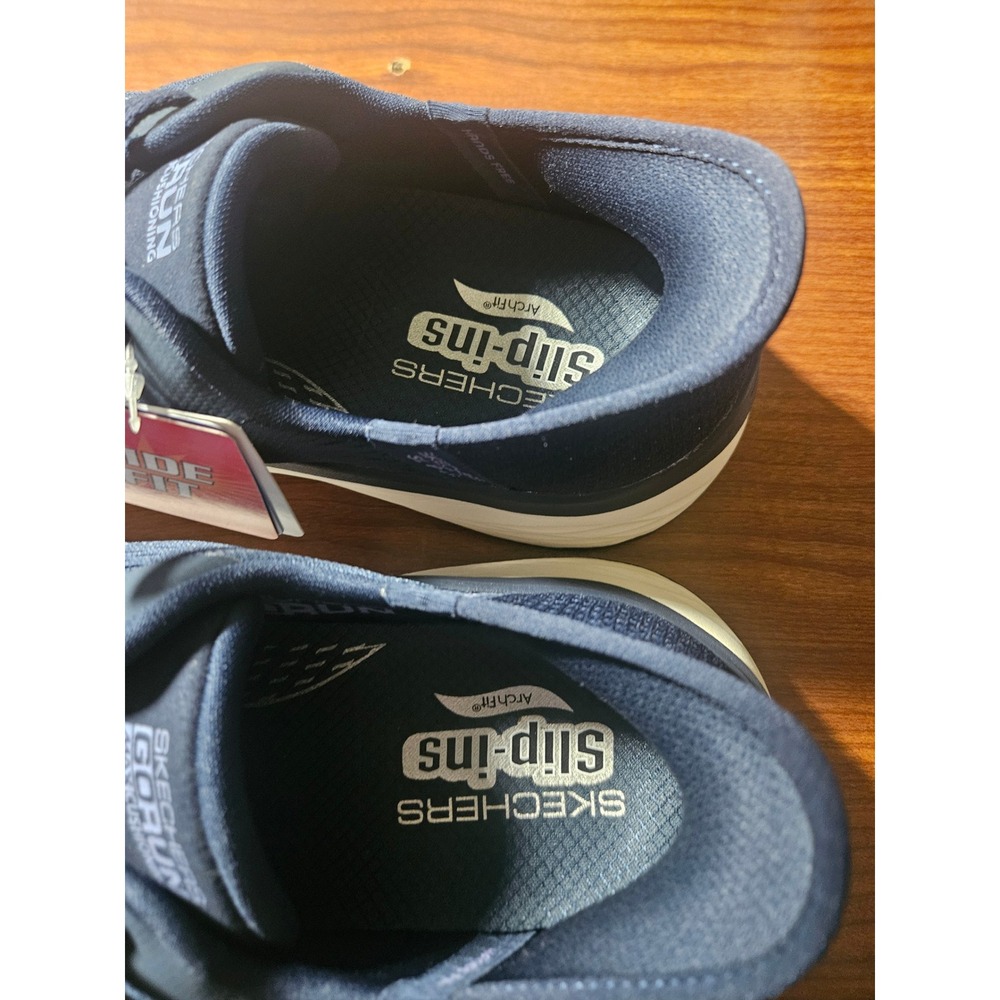 Skechers GoRun Max Cushioning Arch Fit Womens 9 Navy Blue Wide Fit Slip-Ins - Picture 5 of 7